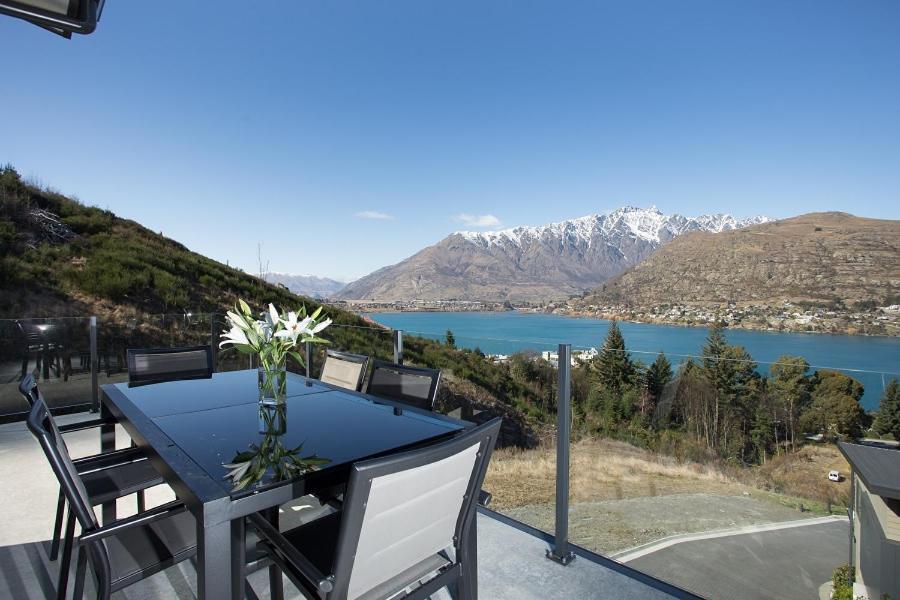 Вилла Okataina - Means Place Of Laughter, Luxury Retreat Квинстаун Экстерьер фото